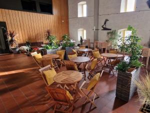 Teak Bistrotisch gross 0